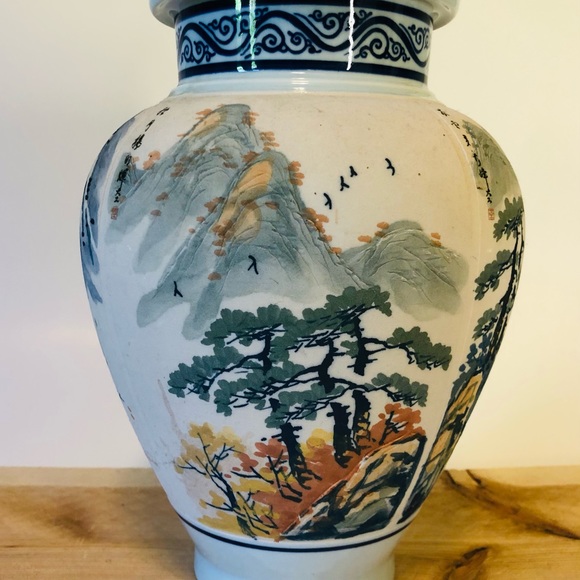 Vintage Japanese Sculpted Vase / Planter Hand Painted Scenes Mt. Fuji - Picture 3 of 7